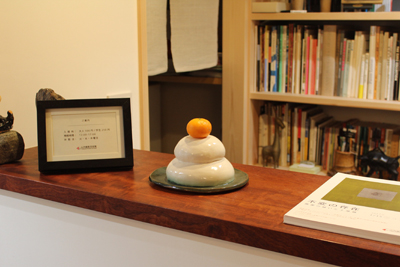 鏡餅を飾った芸術館