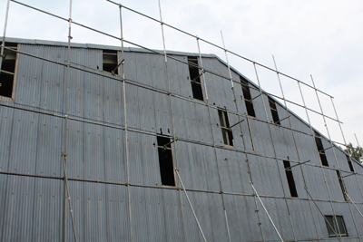 芸術館の隣の倉庫