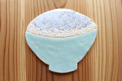 麻生知子作「シラス丼」