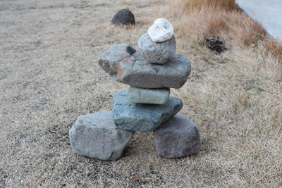 山内龍雄芸術館の石神社