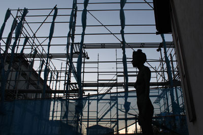 芸術館の越川律の彫刻