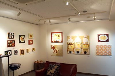 村越画廊に展示中の麻生知子の作品