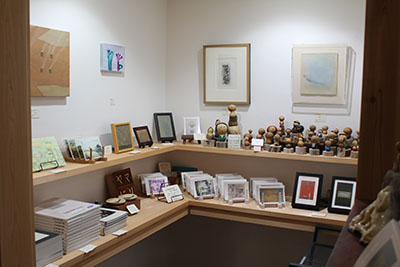 山内龍雄芸術館のお店ヤマドリ